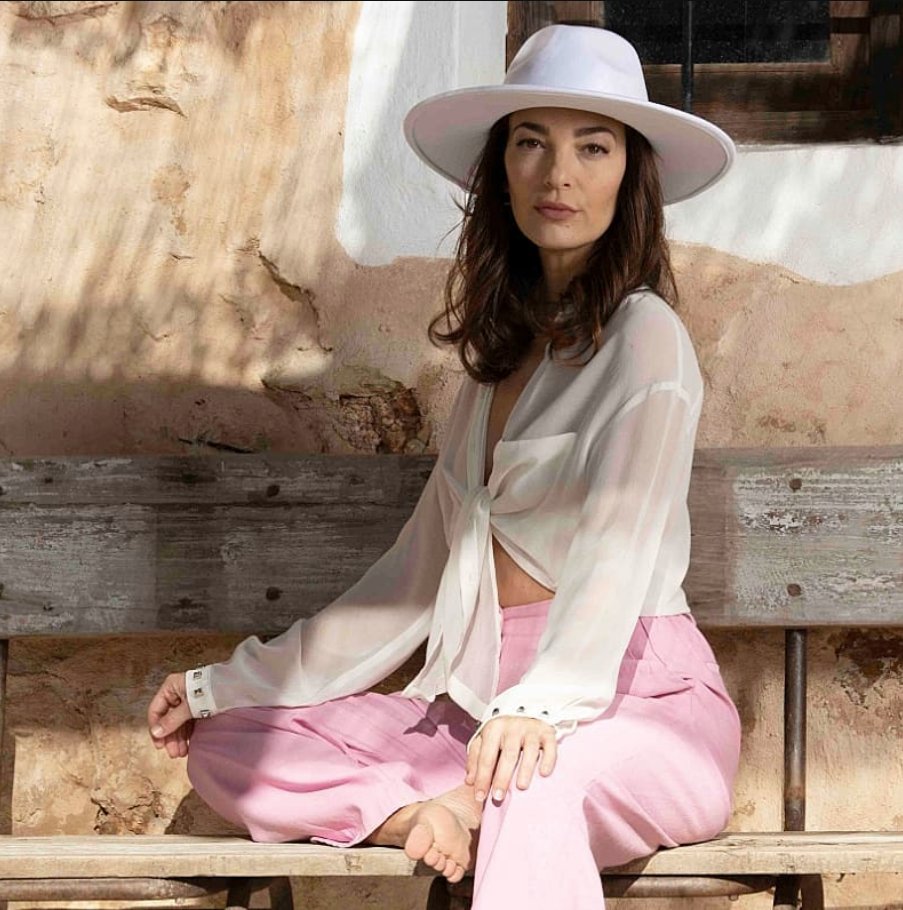 Caro Oreste, fundadora de 5D Sacred Beauty